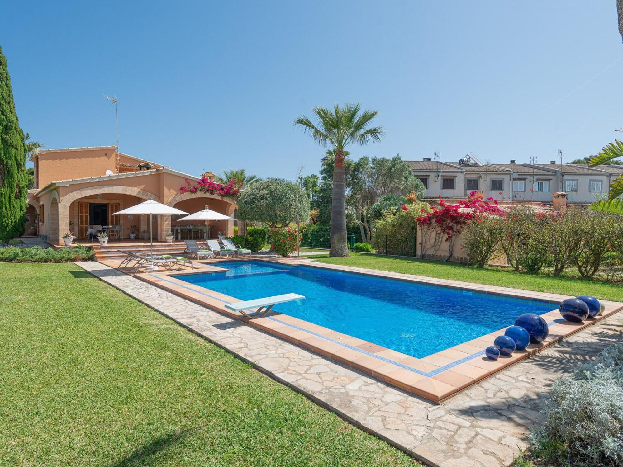 Mulholland - With Private Pool Villa *