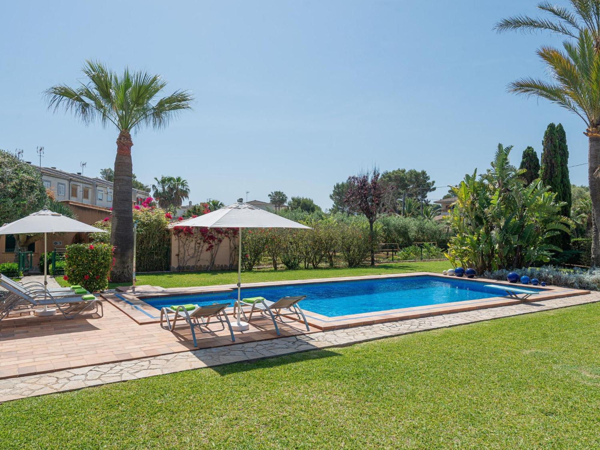 Mulholland - With Private Pool