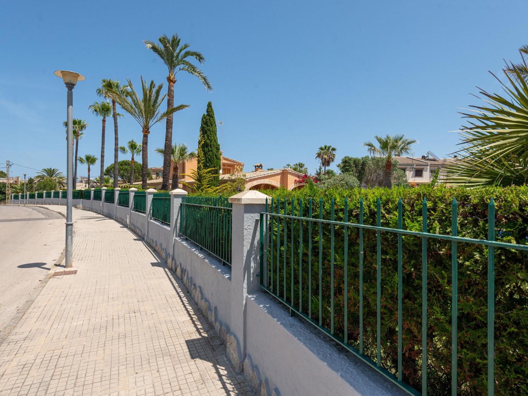 Mulholland - With Private Pool Villa *