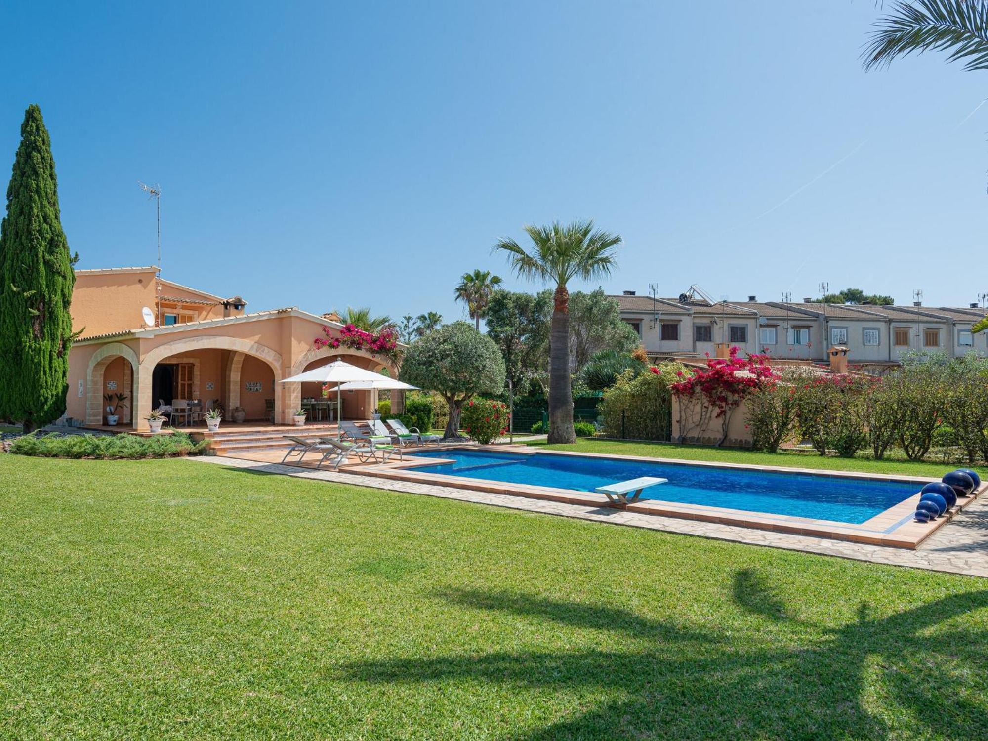 Mulholland - With Private Pool Can Picafort (Mallorca)
